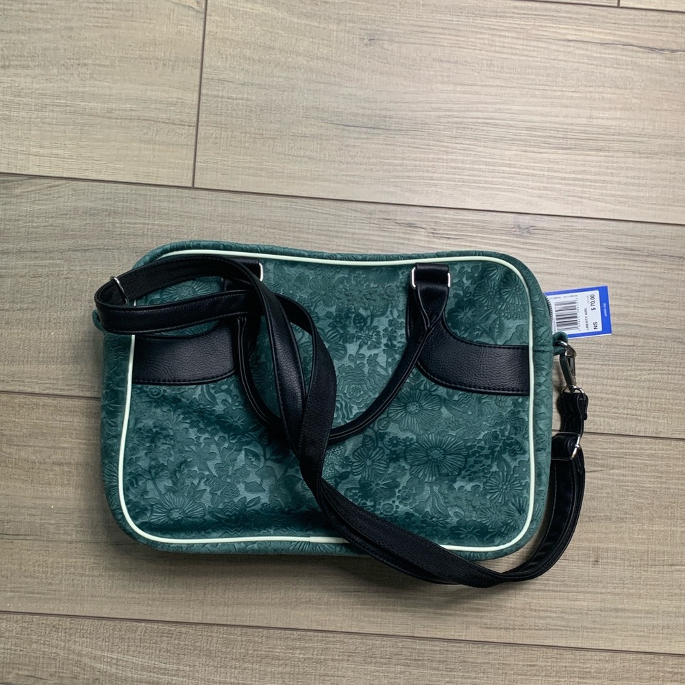 *New* Adidas Bag - Picture 3 of 5